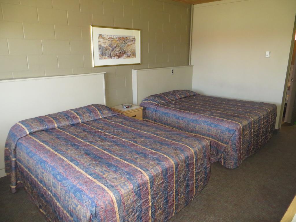 ساسكاتون Westgate Inn الغرفة الصورة